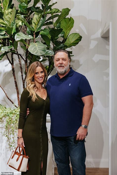 britney theriot and russell crowe